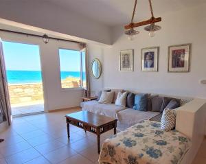 Albatross Seafront House