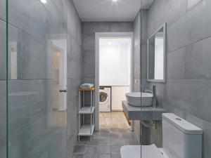 Elegant, affordable apartment with a fireplace