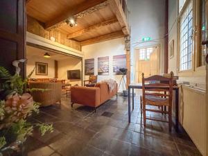 combi grote en kleine weeshuis