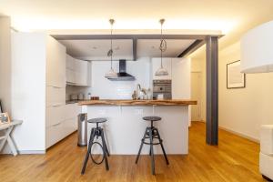 Stylish & Central 2-bed, 2-bath in Notting Hill