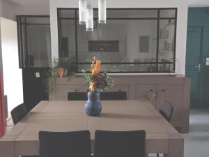 Villas Pessac Pape Clement, maison avec piscine. : photos des chambres