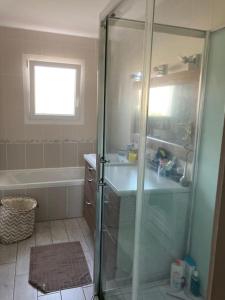 Villas Pessac Pape Clement, maison avec piscine. : photos des chambres