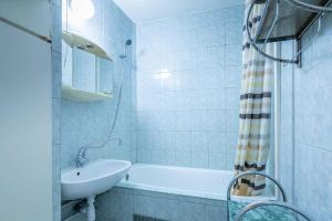 Convenient City Stay