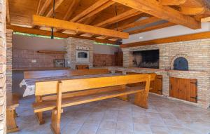 4 Bedroom Pet Friendly Home In Vodnjan