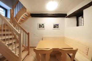 Charming Retreat- 100-Year-Old Stone Rustico