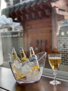 Cheong-yeon, the Korean traditional house Hanok in Jeonju Hanok Village