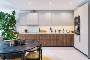 Lomas de La Quinta Modern Luxury Apartment Views