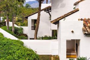 Lomas de La Quinta Modern Luxury Apartment Views