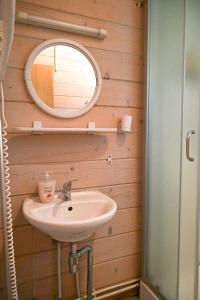 Girulių poilsiavietės namelis - XIV