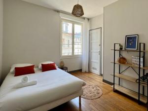 LORFÈVRE - hypercentre, lumineux, vue cathédrale