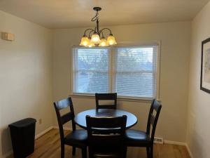 Prime Location Amazing Unit Close to Downtown - 2 queen beds