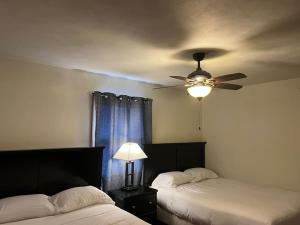 Prime Location Amazing Unit Close to Downtown - 2 queen beds
