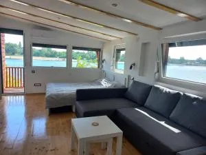 Island Ada - Čukarica