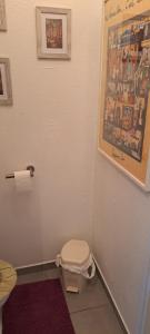 Appartements Frais et bien oriente joli studio Phannie proche cure : photos des chambres