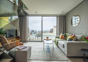 Sophisticated City Escape - Luxury De Waterkant Stay