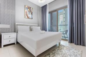 STAY BY LATINEM Luxury 1BR Holiday Home CVR A2003 near Burj Khalifa