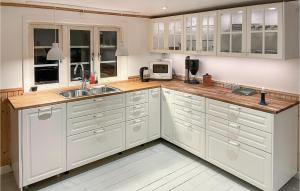 Nice Home In Strömsnäsbruk With Kitchen