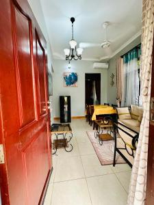 Queen Elizabeth Apartment