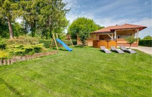 3 Bedroom Cozy Home In Stari Brod 