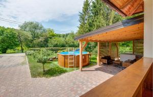 3 Bedroom Cozy Home In Stari Brod 