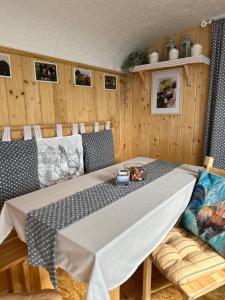 Horská maringotka na farmě