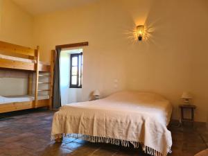 Appartements La Bastide de Peyremale, gites en Cevennes, piscine, tennis : photos des chambres