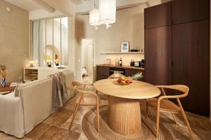 Cosy 1BR with outside space neighboring Le Marais