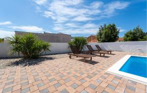 Two-Bedroom Holiday Home In Biograd