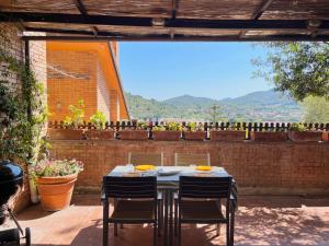 casetta del pertuso con parcheggio