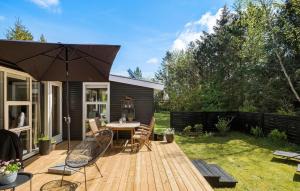 Cozy Home In Hals With Wifi