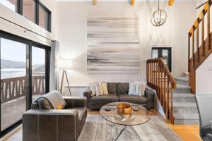 Country Chic Condo with Views of Mont-Tremblant