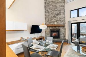 Country Chic Condo with Views of Mont-Tremblant