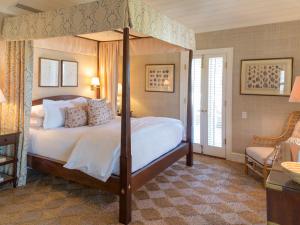 Eleven Bahama House
