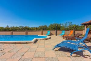 Family house with swimming pool