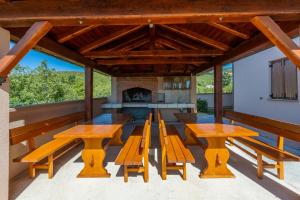 Family house with swimming pool