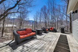 Jeffersonville Home with Deck Near Hiking and Climbing - Cambridge