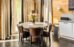 Gorgeous Home In Heel With Wifi