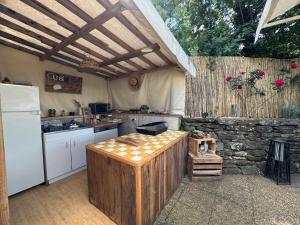 Campings Mobil home climatise golf de saint tropez camping 4 etoile : photos des chambres