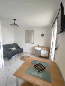 studio accès direct plage et commerces