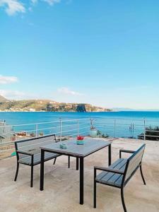 Sea Side Serenity 5