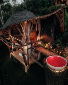 Camaya Bali - Magical Bamboo Houses - Selat