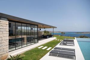 Searenity Villa - Balanced Harmony of Blues by etouri