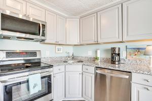 Walk to Shore Retreat with Balcony in Ocean City