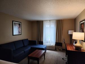 Superior Queen Suite with Two Queen Beds - Non-Smoking room in Comfort Inn & Suites Milford/Cooperstown
