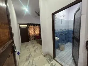 hotel holy spirit, sitapur - Gaurikund