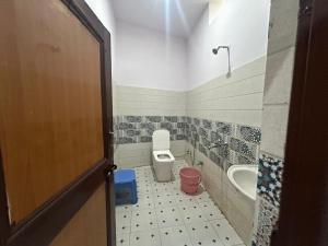 hotel holy spirit, sitapur