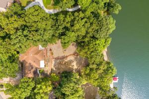 Waters Edge Direct Lake Access