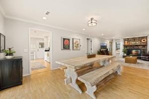 Waters Edge Direct Lake Access