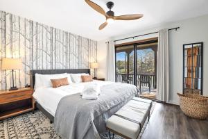 Lakeside Nest Dock on Lake Rayburn Sleeps 10 - 4hvězdičkové hotely ve městě Bella Vista