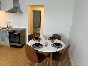 Central Pearl Apartment